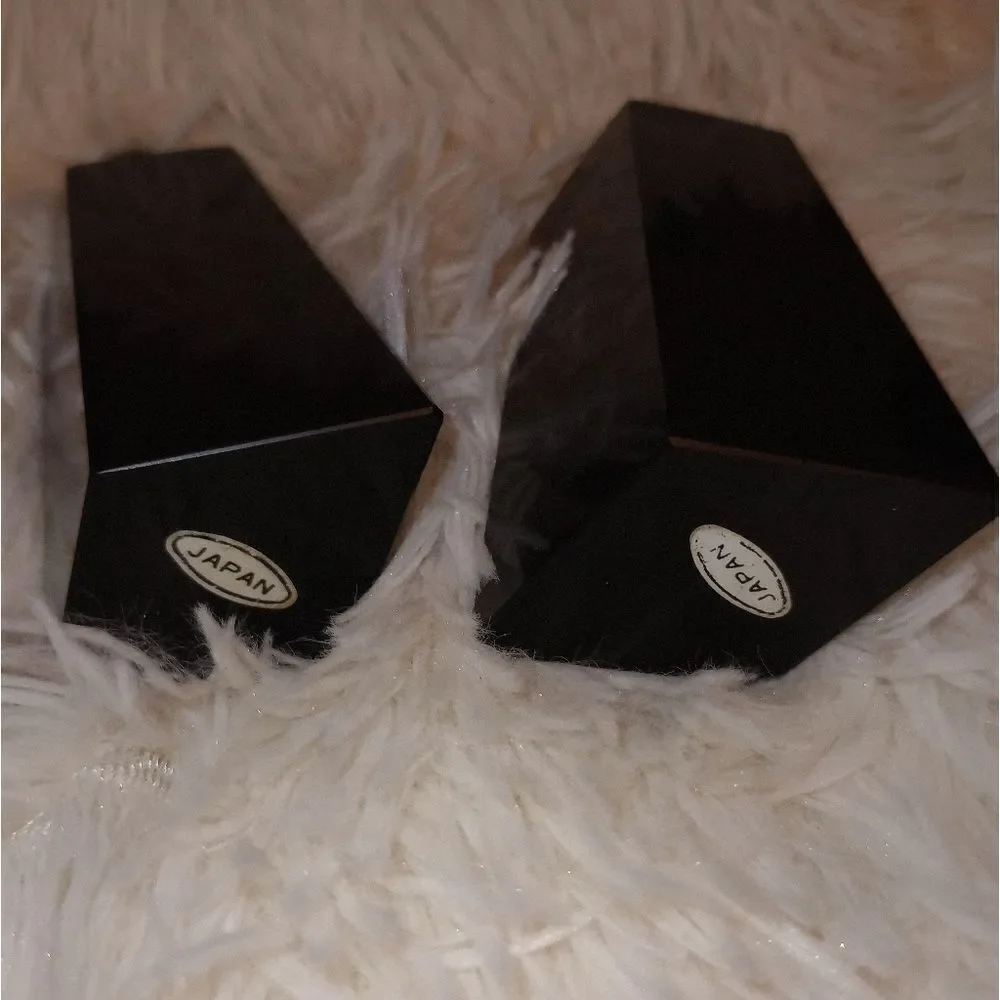 🆕🧂 Vintage Black Onyx Salt Pepper Shakers Brass Stoppers
